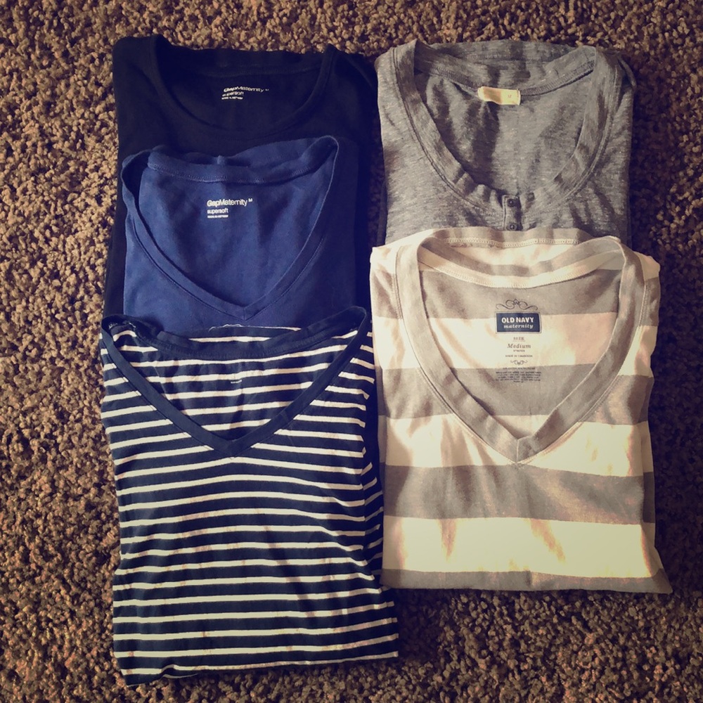 Bundle of 5 Medium Gap/OldNavy Maternity Tops